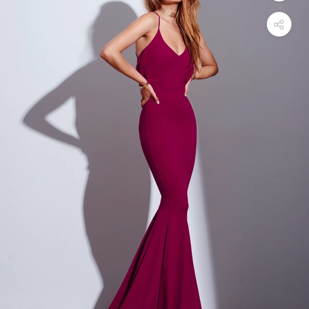 Fuchsia V-Neck Spaghetti-Strap Mermaid Gown